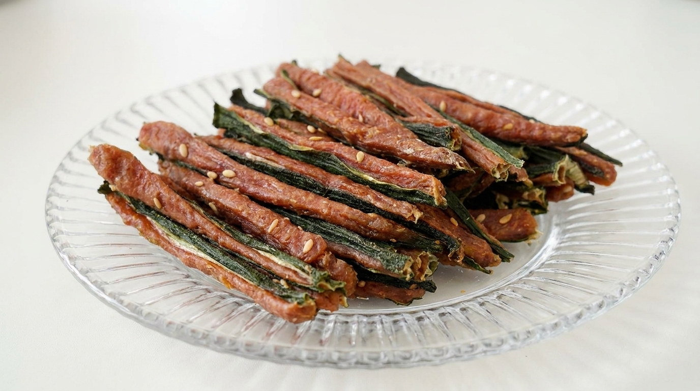 오크라와 닭가슴살을 곁들인 수제 건조 펫 간식