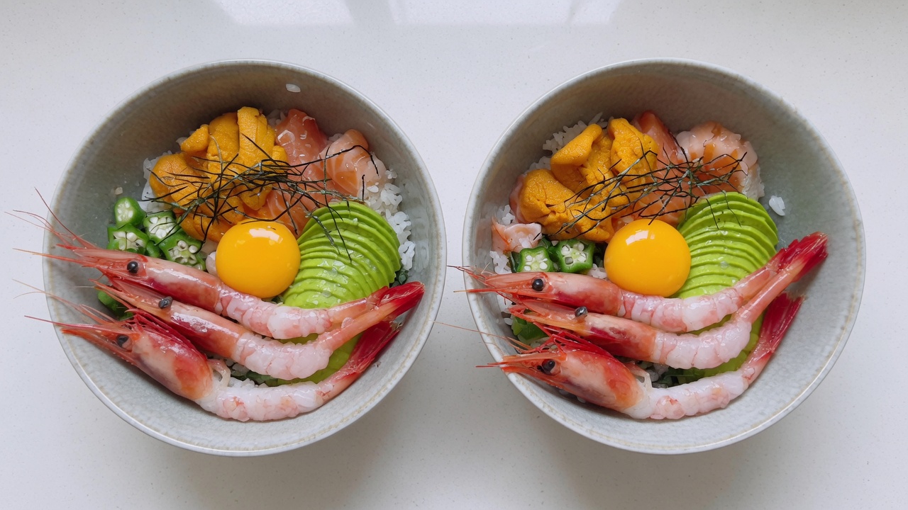 신선한 해산물 카이센동 (Kaisen-don)